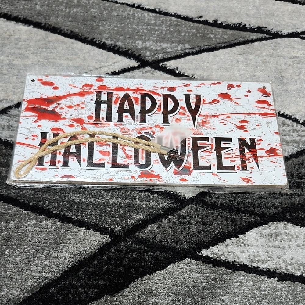HAPPY HALLOWEEN DISTRESSED BLOOD-SPLATTER DESIGN PLYWOOD WALL-HANG SIGN